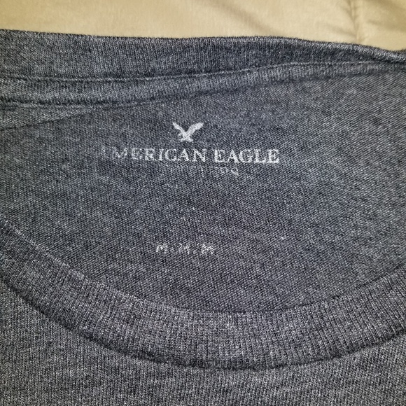 Men's size Medium AE shirt - Picture 2 of 3